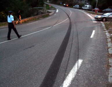 Miniatura: Grenoble: kierowca przeżył i jest...