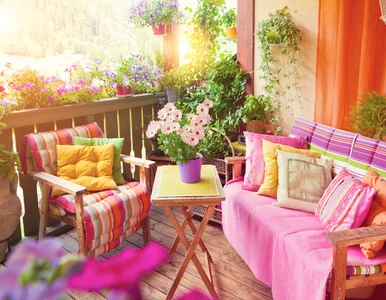 Miniatura: Jak urządzić mały balkon? "Nie tylko kwiaty"