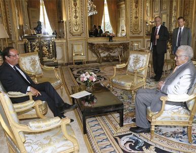 Miniatura: Hollande: Syria? Najpierw Asad musi odejść