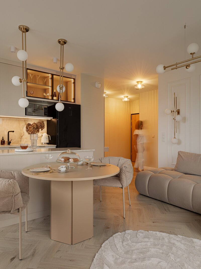 Soft minimalizm w&nbsp;59-metrowym mieszkaniu w&nbsp;Gdyni &ndash; kaszmirowa paleta, angielska jodełka i&nbsp;konsekwentnie zaprojektowane detale autorstwa Agaty Piltz