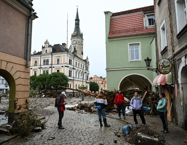 Miniatura: Powódź przerwała turnusy w sanatoriach....