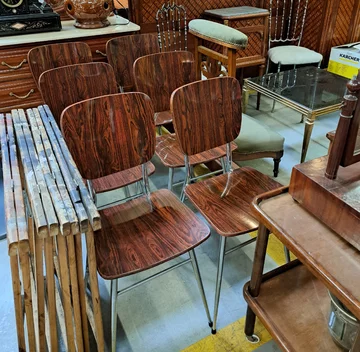 Design vintage na targu staroci w Broniszach 