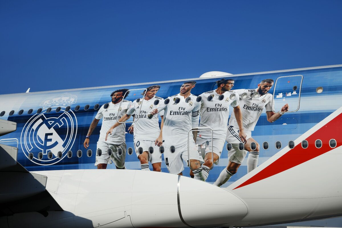 Samolot linii Emirates z wizerunkami piłkarzy Realu Madryt 