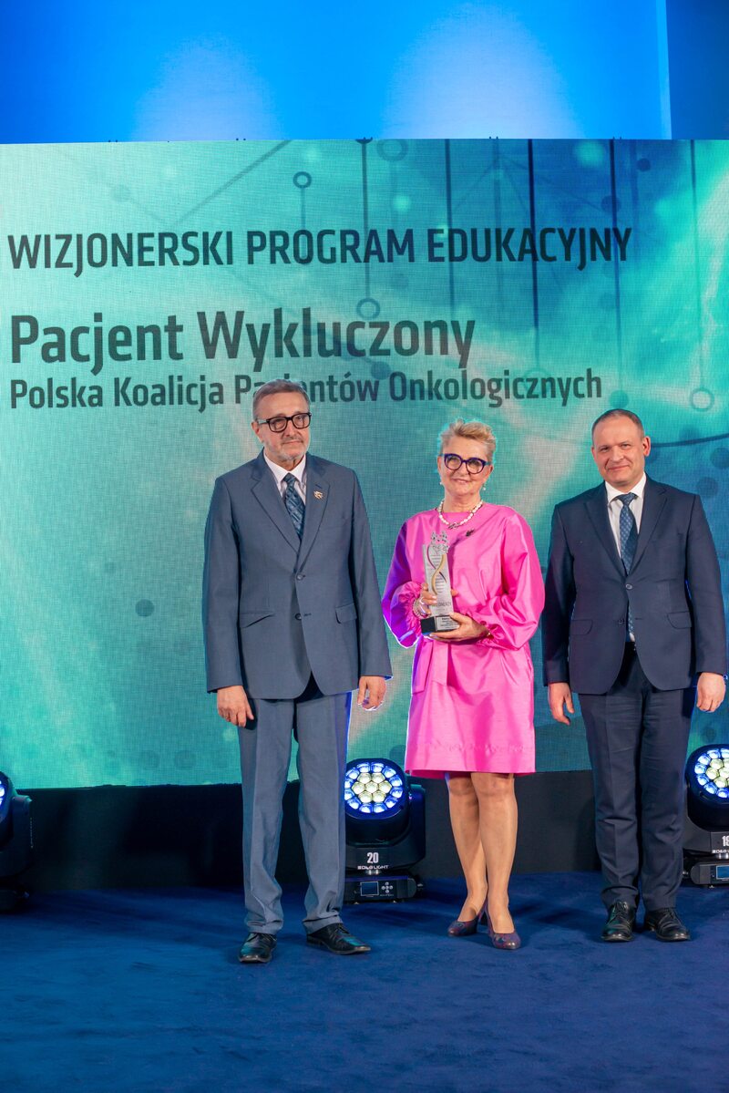 Jan Salamonik i Krystyna Wechmann z nagrodą Wizjonerski Program Edukacyjny za program Pacjent Wykluczony Polskiej Koalicji Pacjentów Onkologicznych