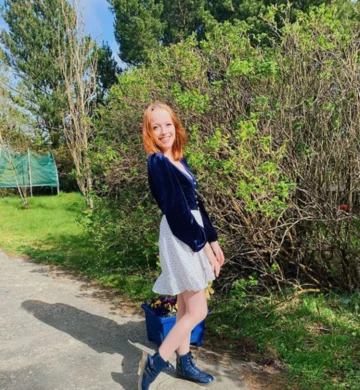 Amybeth McNulty 