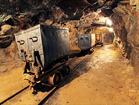 Miniatura: Ukryty tunel, groźby i tajne służby. Tak...