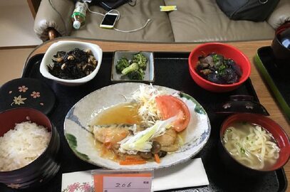 Miniatura: Posiłki w japońskim szpitalu