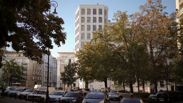 Plac Politechniki 4&nbsp;to&nbsp;kameralny apartamentowiec zaprojektowany przez pracownię WXCA, kt&oacute;ry uzupełnił historyczną zabudowę jednego z&nbsp;najbardziej reprezentacyjnych plac&oacute;w Warszawy