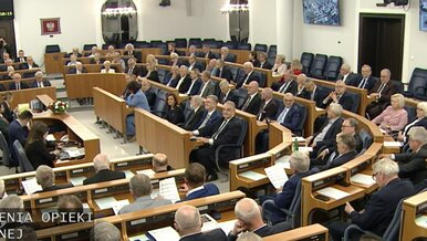 Miniatura: Senat przyjął ustawę o obniżce składki...