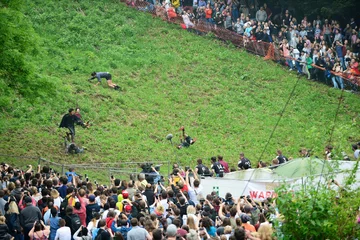 Zawody Cooper's Hill Cheese-Rolling and Wake w Gloucestershire 