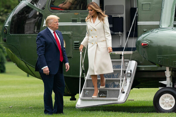 Miniatura: Melania i Donald Trump podczas Memorial Day