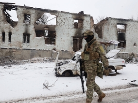 Długie rzędy grobów na cmentarzu dla wagnerowców. Do sieci trafiło nagranie