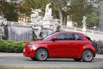 Fiat 500 (RED) 