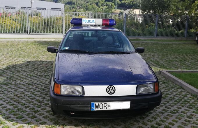 Zatrzymany przez policję „policyjny” VW Passat