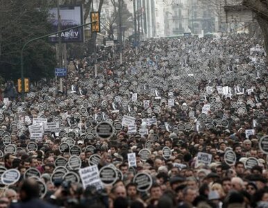 Miniatura: Turcja: 10 tys. ludzi protestowało w...