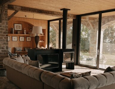 Miniatura: Ten dom „znika” w zboczu – a w środku...