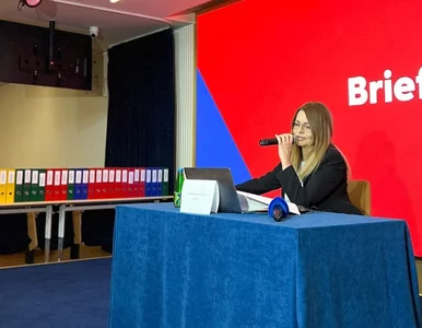 Miniatura: Uczelnia Varsovia wychodzi na prostą....