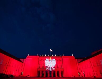 Miniatura: Pałac Prezydencki jest biało-czerwony z...