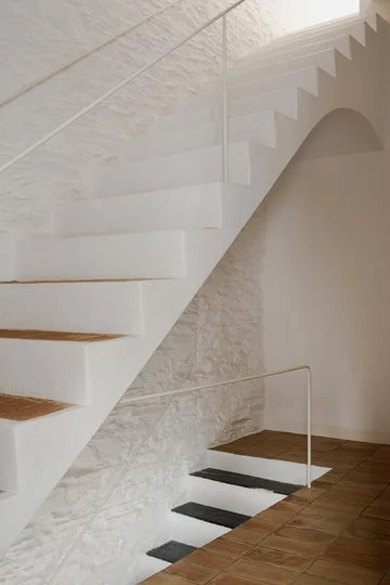 Remont domu rybaka w Hiszpanii, projekt Bea Portabella + Jordi Pagès 