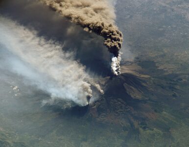 Miniatura: Etna znów aktywna. Dwie erupcje w 4 dni