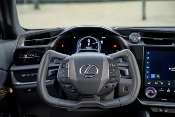 Lexus RZ 450e 