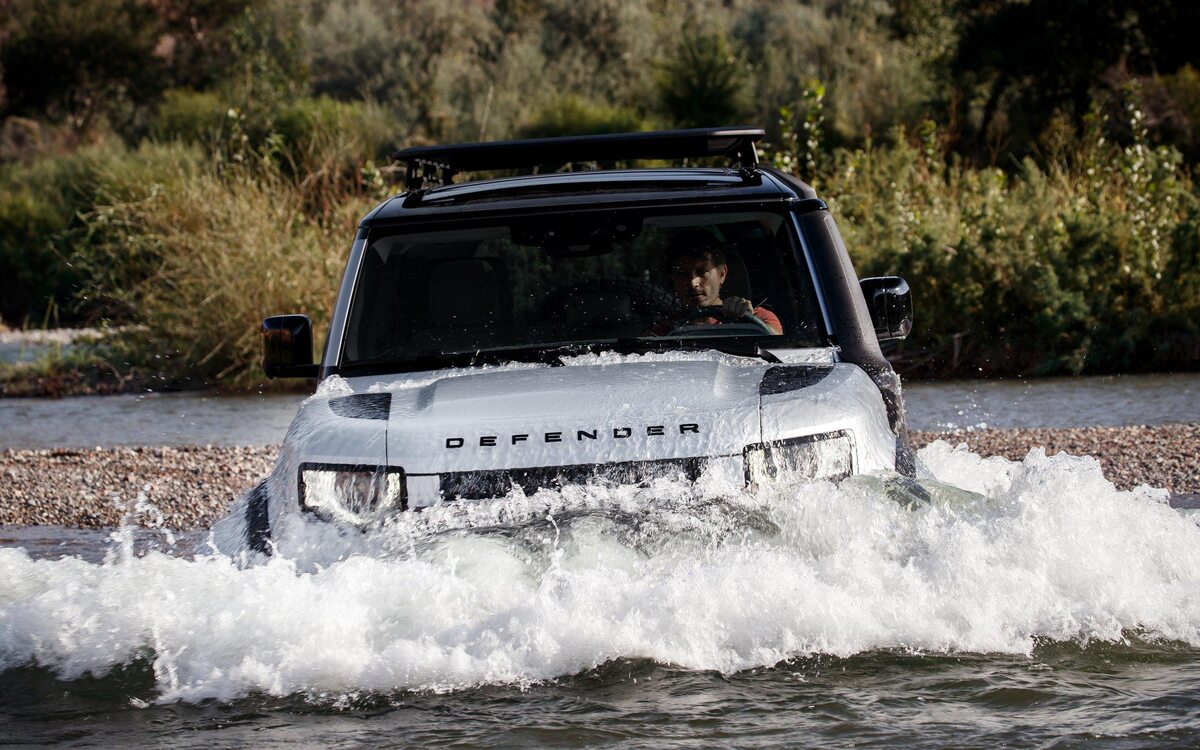 Land Rover Defender 2020 