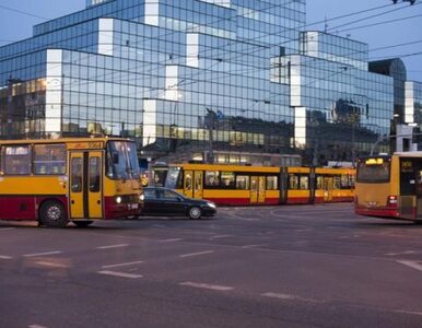 Miniatura: Warszawa: dlaczego w autobusach jest...