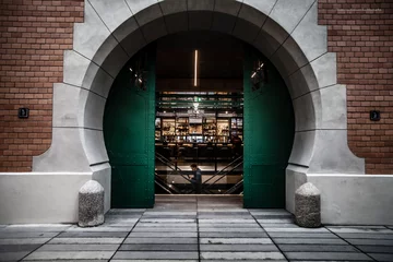 Bar Koszyki w zabytkowej hali handlowej przy ulicy Koszykowej w Warszawie 