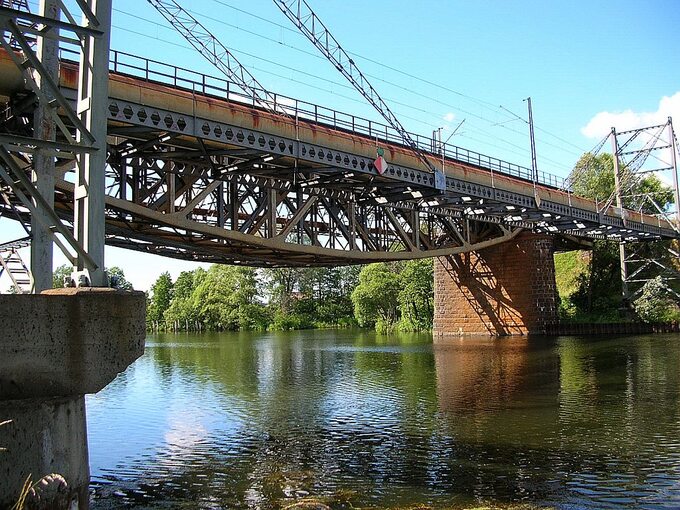 Most kolejowy nad rzeką Brda w Bydgoszczy, jeden z elementów magistrali węglowej.