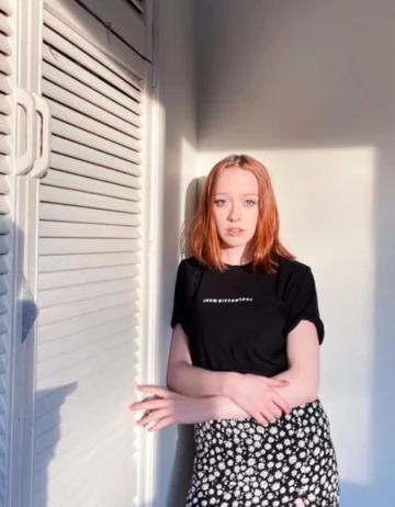 Amybeth McNulty 