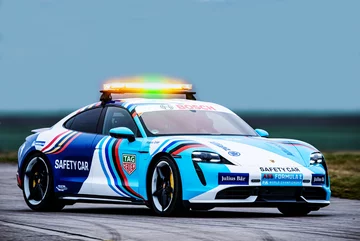 Porsche Taycan jako safety car 