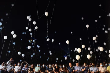 Liban. Rok po wybuchu w Bejrucie Zwolennicy Wolnego Ruchu Patriotycznego uczcili ofiary wybuchu w stolicy Libanu