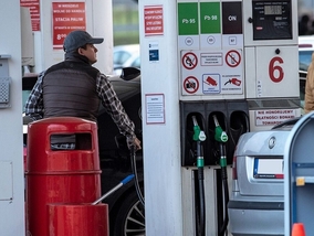 Kierowcom zostaje więcej w&nbsp;portfelach. Diesel wciąż tanieje