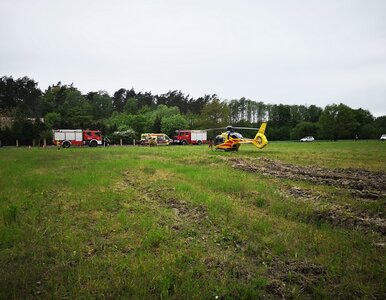 Miniatura: Poparzony mężczyzna na leśnym parkingu....