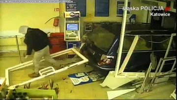 Po włamaniu się do kantoru, ukradli sejf z pieniędzmi 