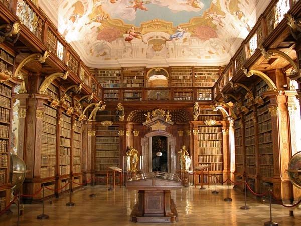Biblioteka w Opactwie Benedyktynów w Melku (fot. epicdash.com)