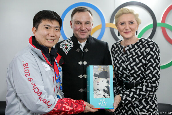 Miniatura: Prezydent Duda spotkał się ze sportowcami...