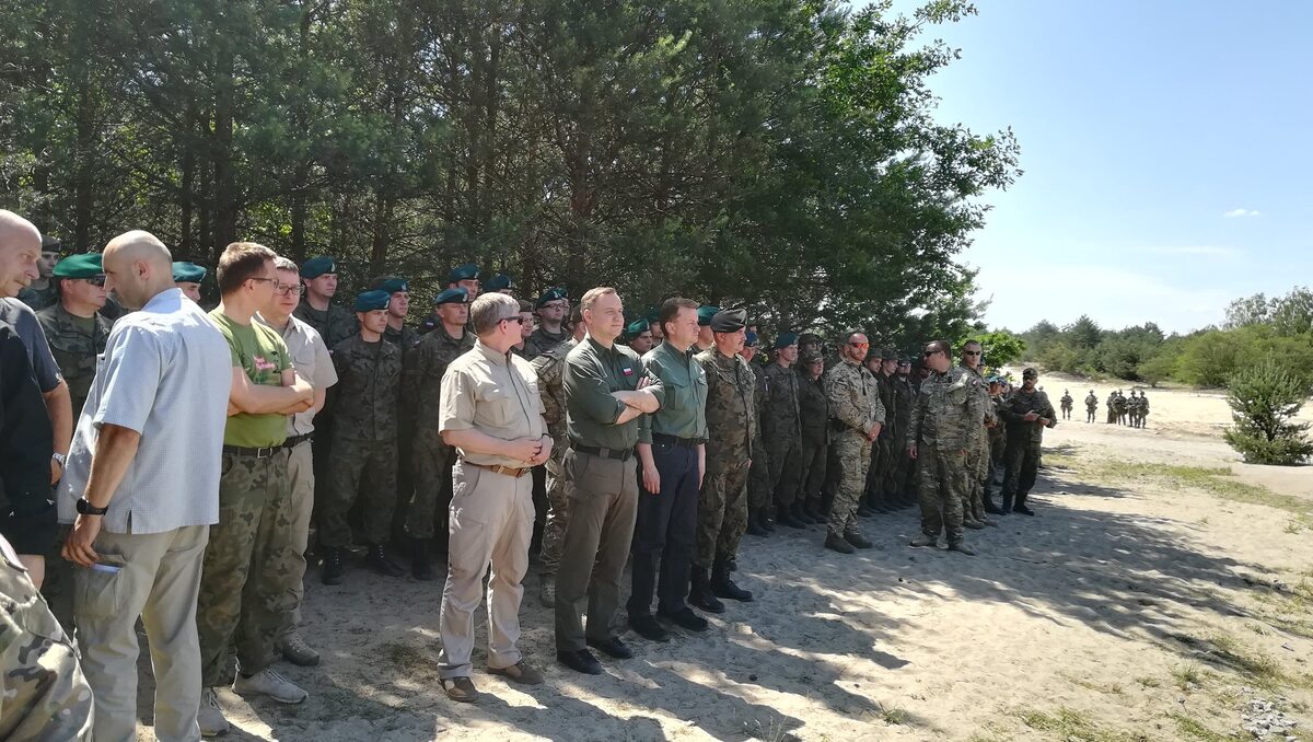 Duda i Błasczak na poligonie w Nowej Dębie 