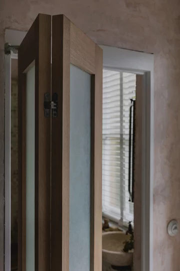 Śródziemnomorski klimat w pochmurnym Londynie, projekt Red Deer downloadfor.press, red deer