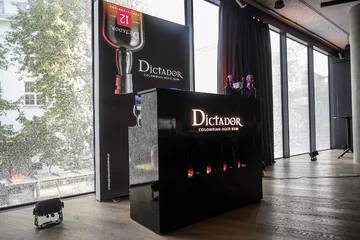 Dictador – partner Up!Awards 