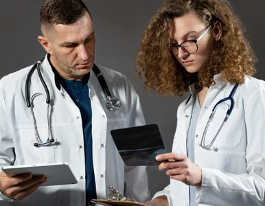 Miniatura: Skrócenie stażu lekarskiego wywołuje...