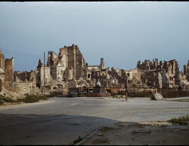 Miniatura: Zobacz ruiny polskich miast z 1947 r.