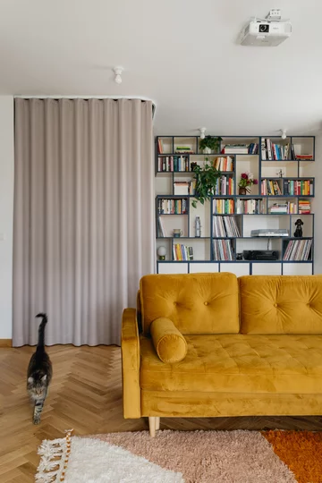 Małe, lecz kolorowe mieszkanie, projekt: FUGA Architektura Wnętrz 