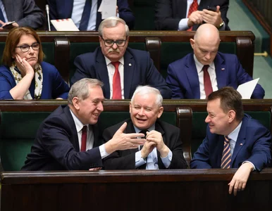 Miniatura: Nowy sondaż. PiS blisko 50 proc. poparcia,...