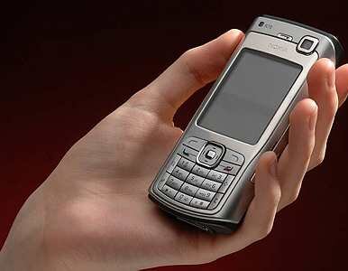 Miniatura: Taniej przez komórkę w UE