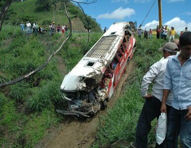 Miniatura: 35 ofiar i 34 rannych w wypadku autobusu w...