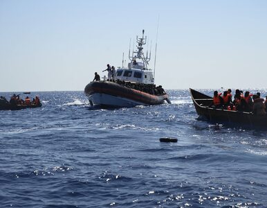 Miniatura: U wybrzeży Lampedusy zatonęła łódź z...
