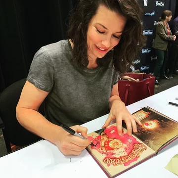 Evangeline Lilly 