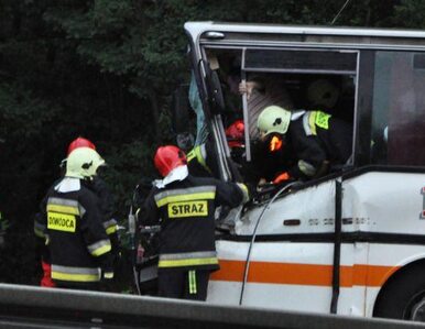 Miniatura: TIR zderzył się z autobusem. 29 osób rannych