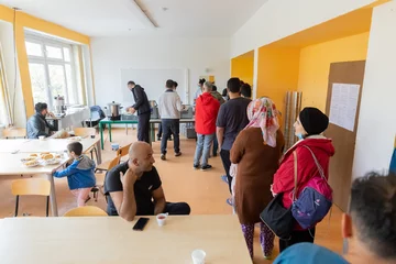 Irakijczyk Sabah i jego rodzina w Eisenhüttenstadt Irakijczyk Sabah, jego żona i dzieci w pomieszczeniach socjalnych w Eisenhüttenstadt